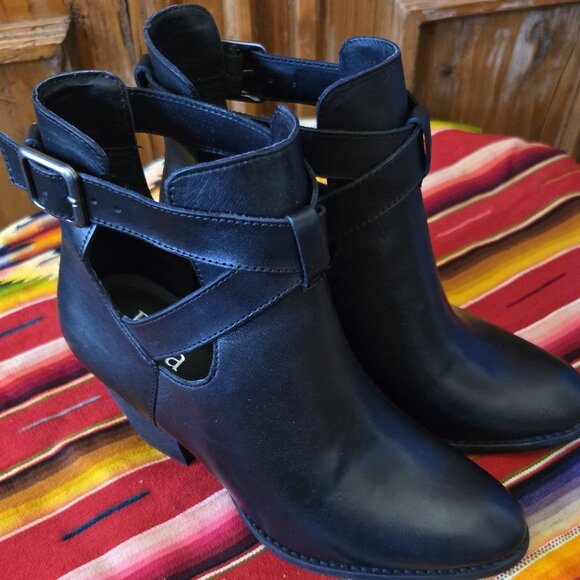 Reba KC Women's Ankle Boots Black Leather with Buckle  NEW  Sz 7M - Picture 1 of 9